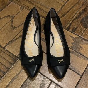 Chic Black Heels with Bow Accent